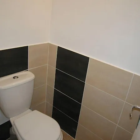 Apartment T3 Spacieux, 6 Couchages A Saint-cyprien Plage, Proche Port Et Commerces, Parking Securise - Fr-1-106-38 *