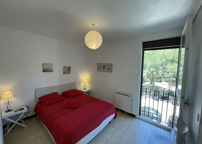 T3 Spacieux, 6 Couchages A Saint-cyprien Plage, Proche Port Et Commerces, Parking Securise - Fr-1-106-38